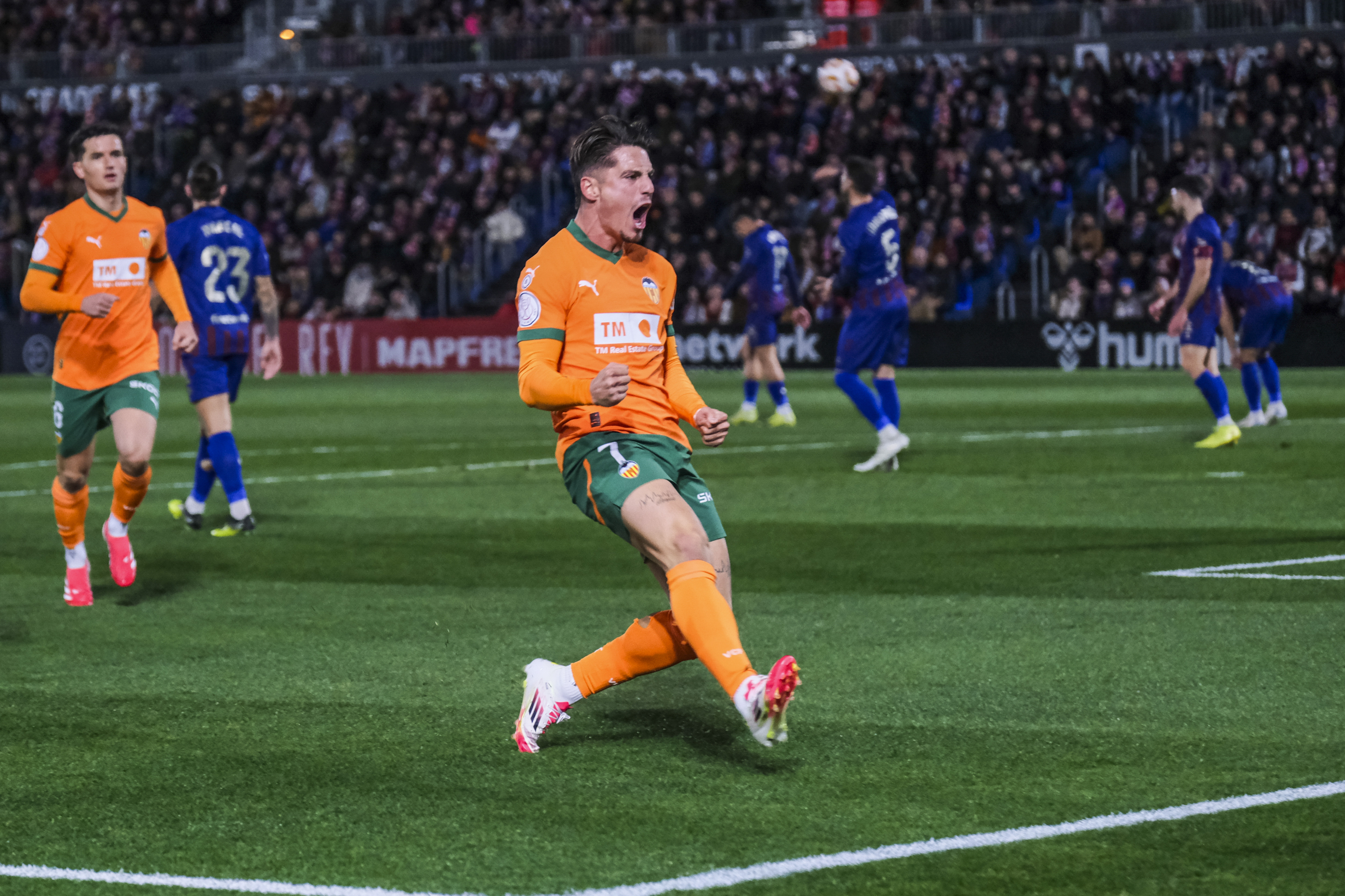 和吸引更多 和吸引更多